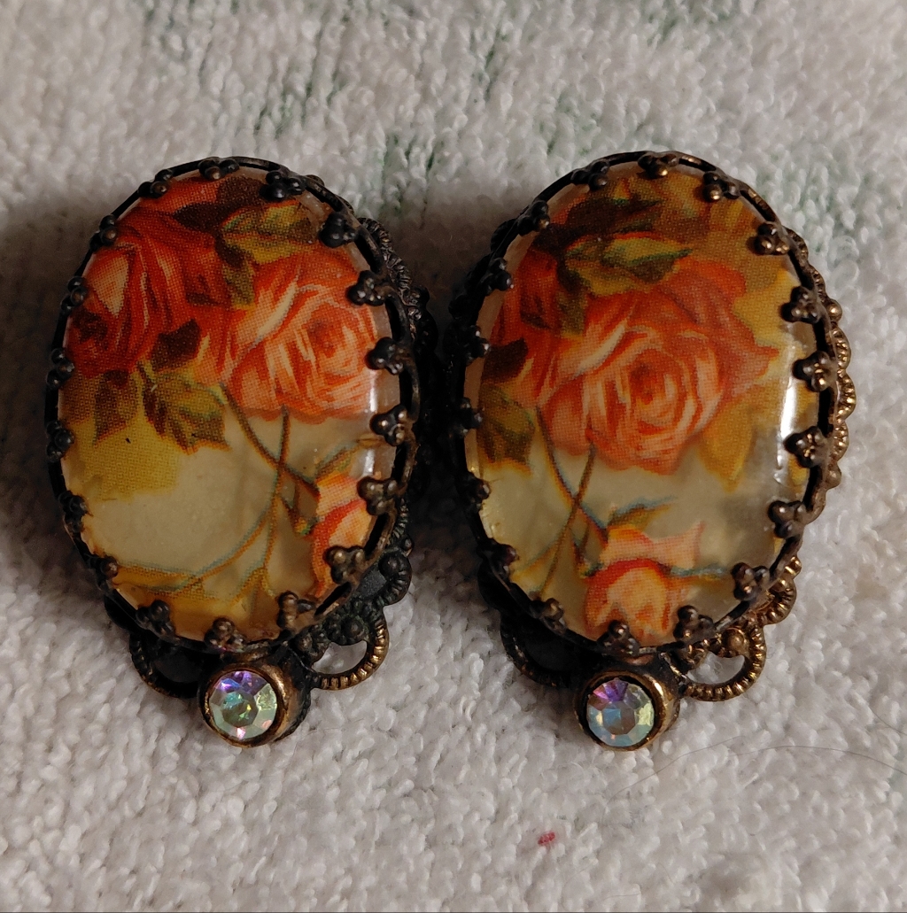 Vintage Floral Earrings With Crystal Accents 30$